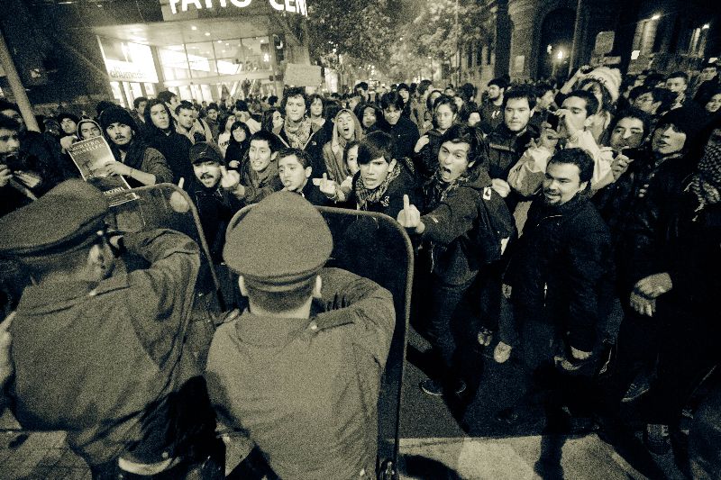 People vs Police in Santiago de Chile demonstrations 2011